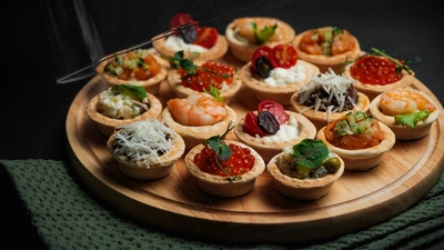 Selection of 24 Canapés