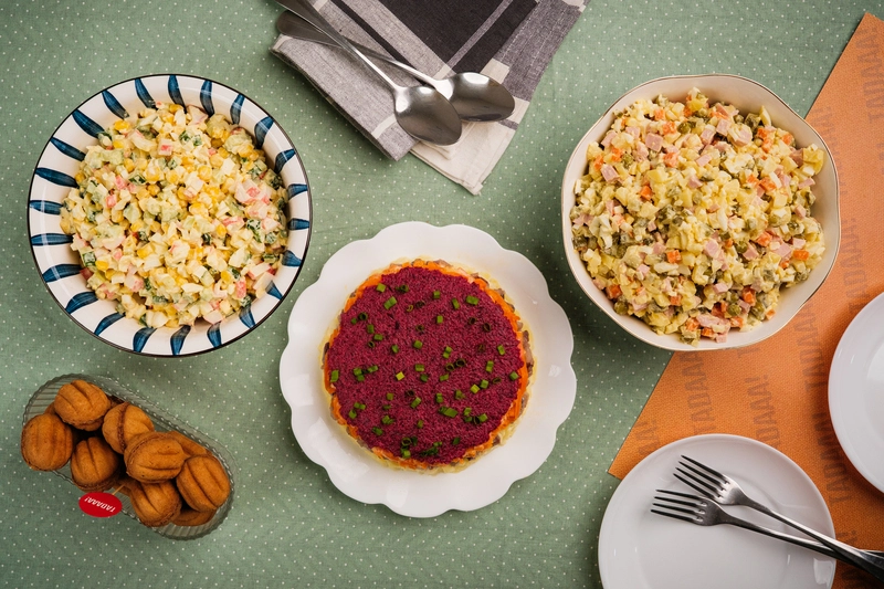 Olivier, Crab & Shuba Salad Set