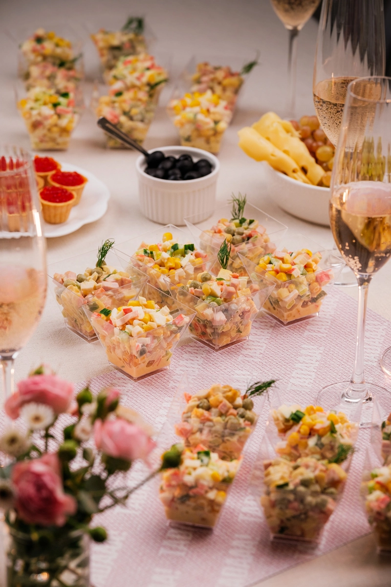 20-Cup Salad Set: Ham Olivier & Crab Salad