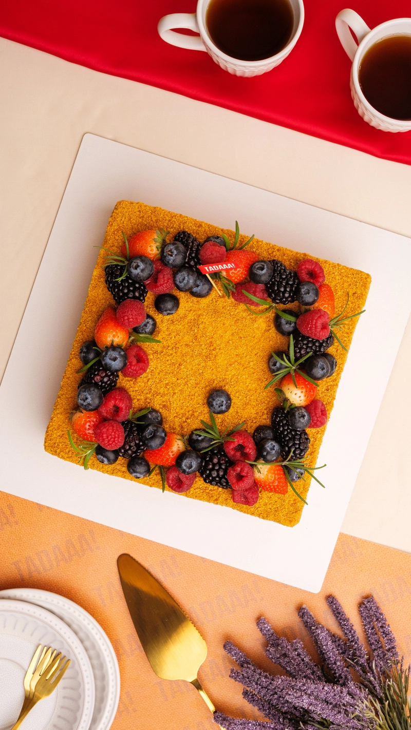 Honey Cake with Fresh Berries – 8″ / 10 portions
