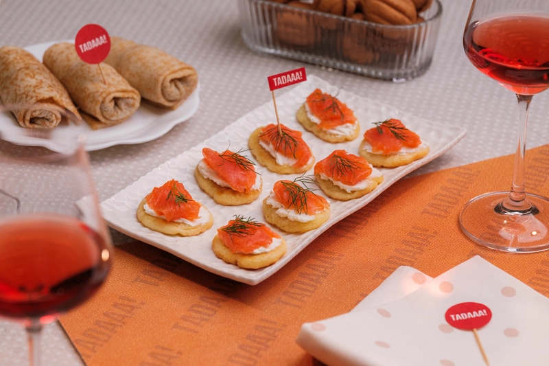 Smoked Salmon & Cream Cheese Blinis — 8 pcs