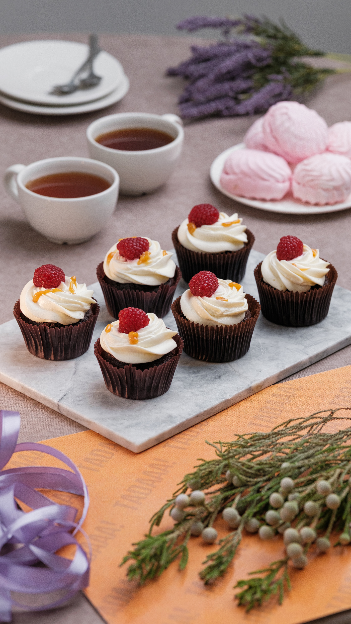 Raspberry Chocolate Cupcakes – 6 pcs