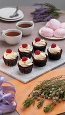 Raspberry Chocolate Cupcakes – 6 pcs