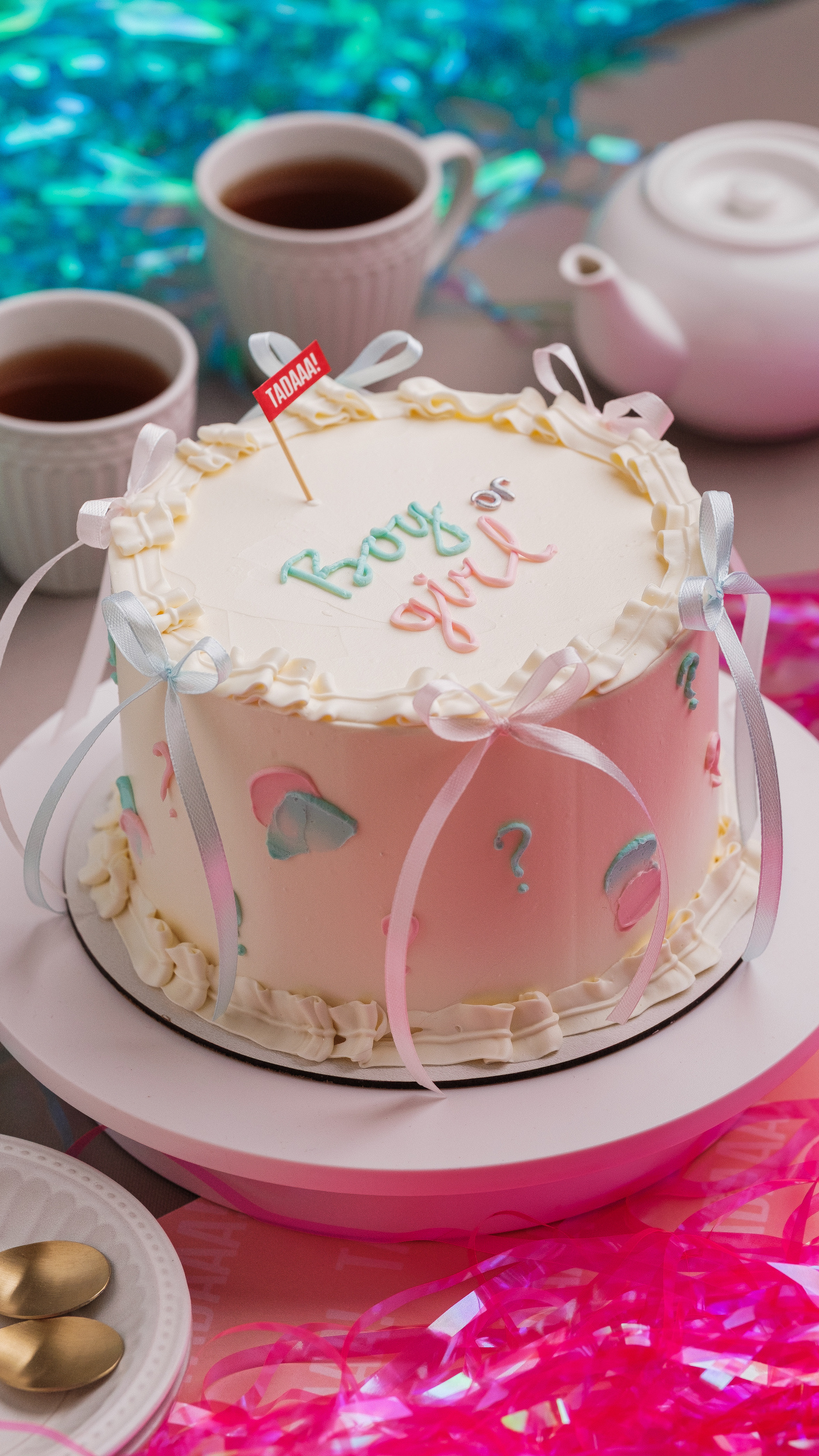 Lambert Gender Reveal Cake — 6" / 6 portions