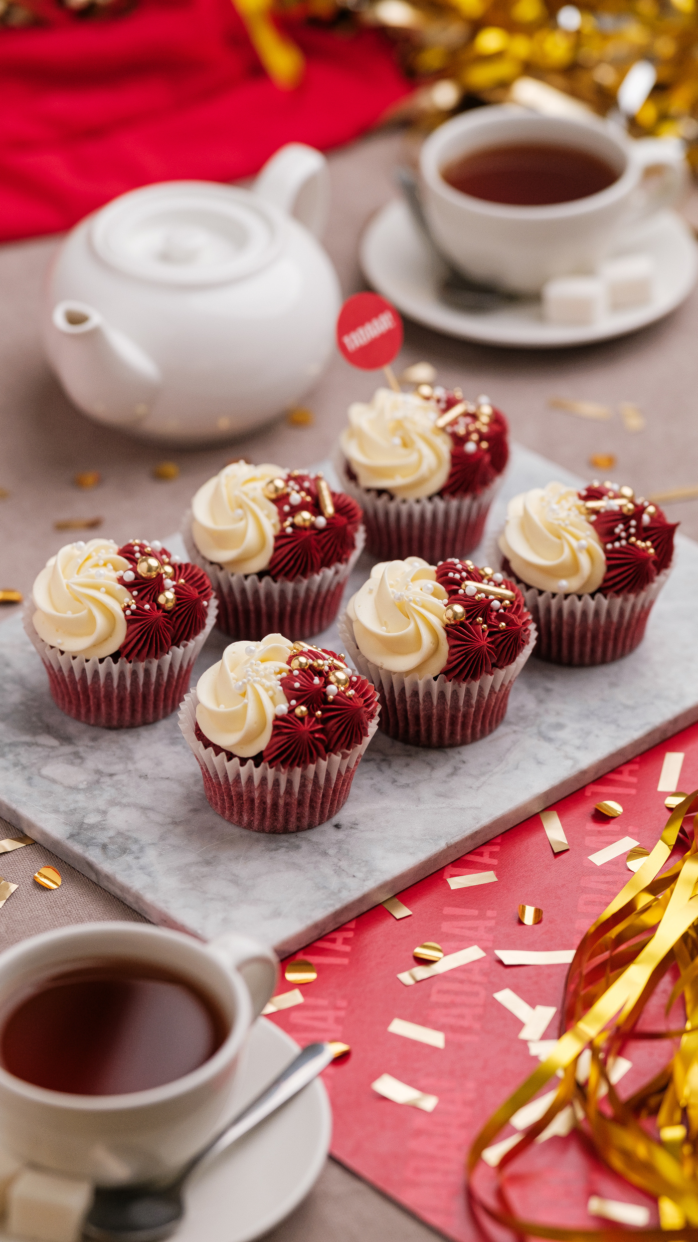 Red Velvet Gold Swirl Cupcakes – 6 pcs