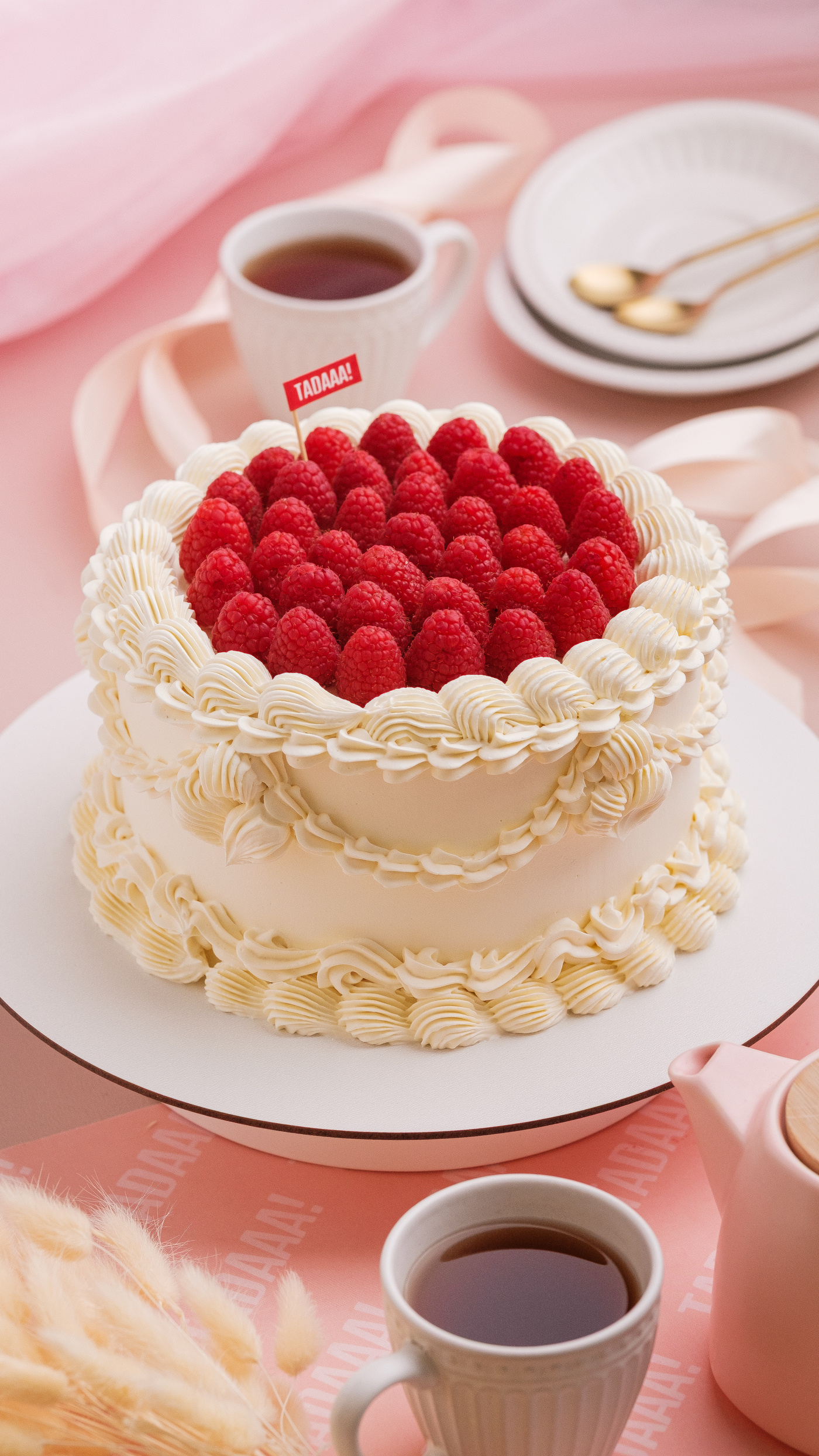 Raspberry & White Chocolate Dream – 10″ / 25 portions