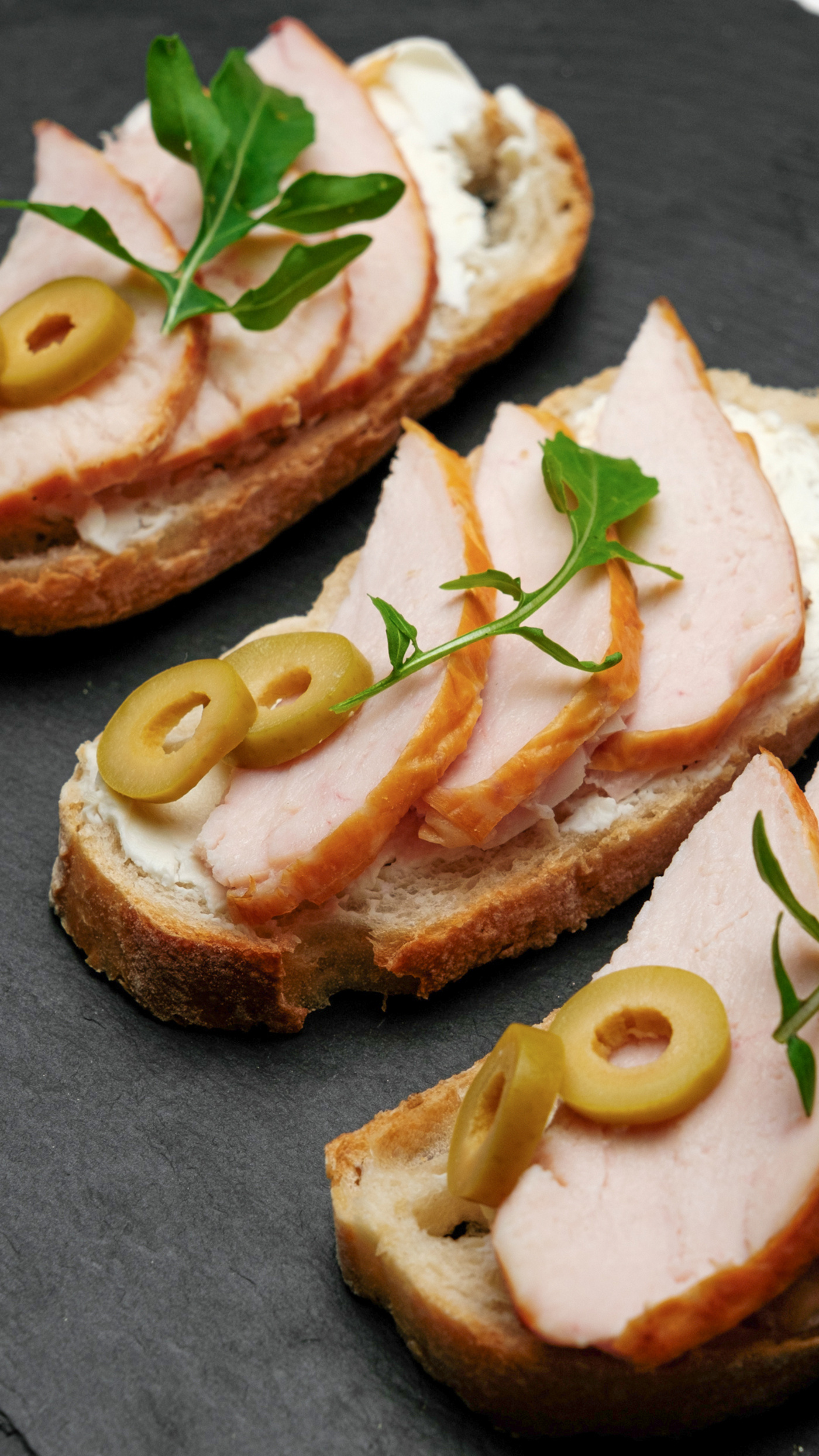 Smoked Chicken and Olive Mini Bruschetta 