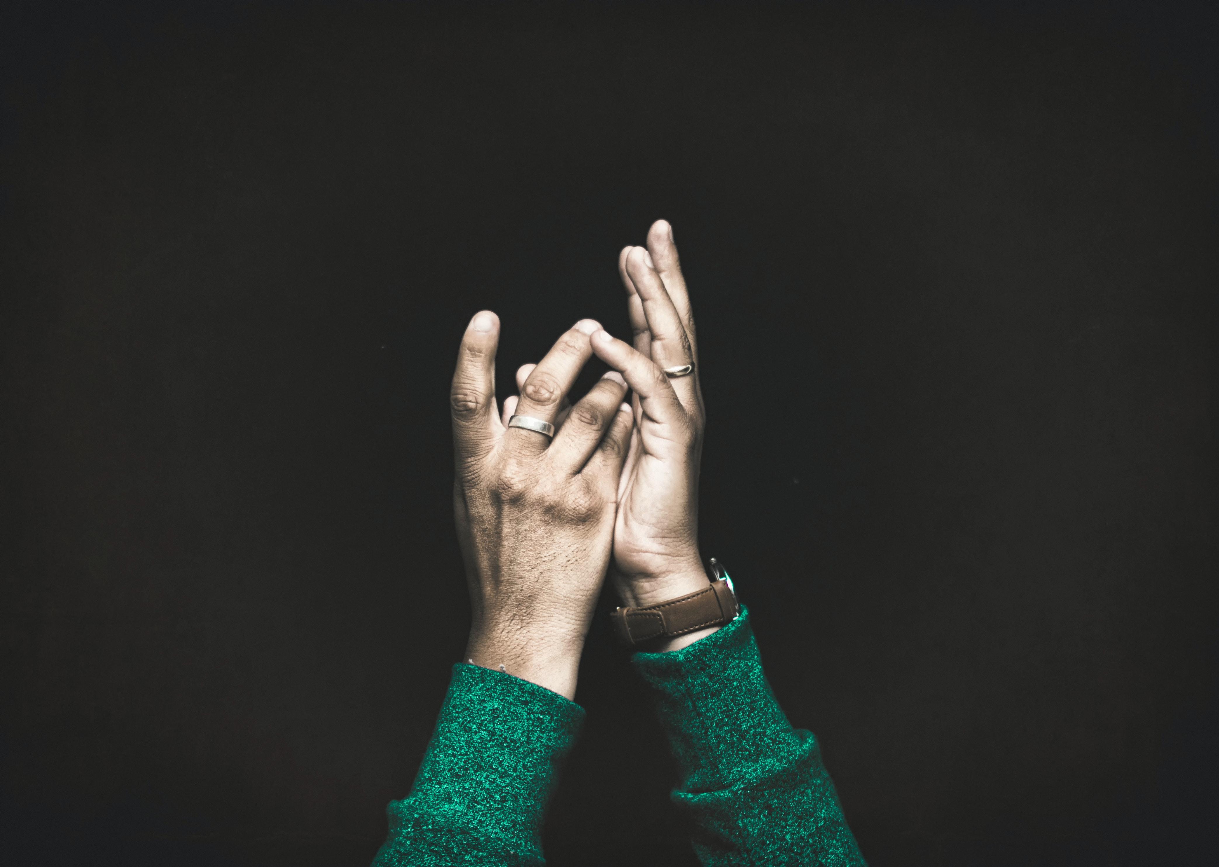 Old-hands-wrinkles-hands-hand-rejuvenation-(2)