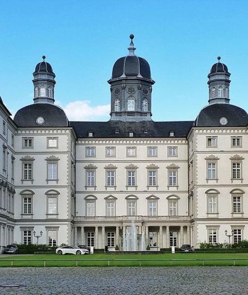 Clinic im Centrum Bergisch Gladbach - Bekijk prijzen en maak een afspraak