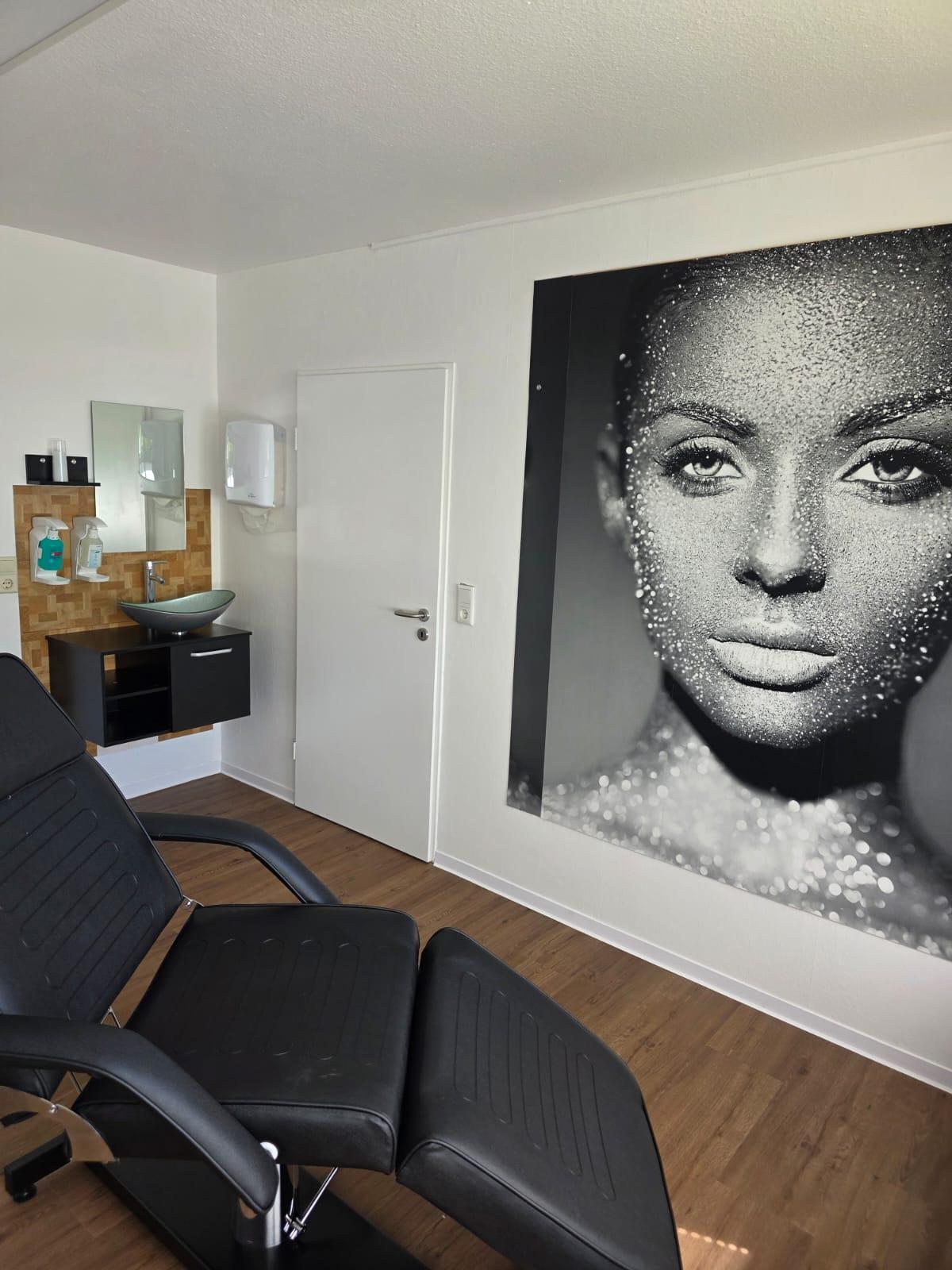 Injektionsbehandlung gegen Falten in Oldenburg (Oldb) bei YZ Privatpraxis für chirurgie und Ästhetik