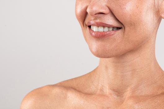 Botox pour le menton : réduire l’effet peau d’orange et les fossettes