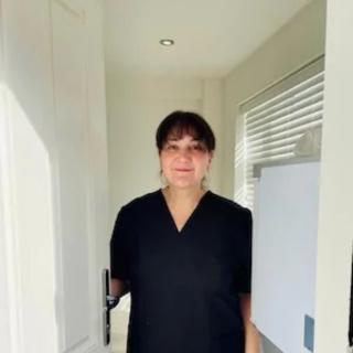 Dr. Ola Alwitry