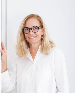 Carola Linhart