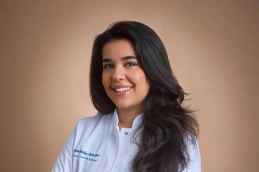 Dokter Farhat Zaheri over Sculptra Body