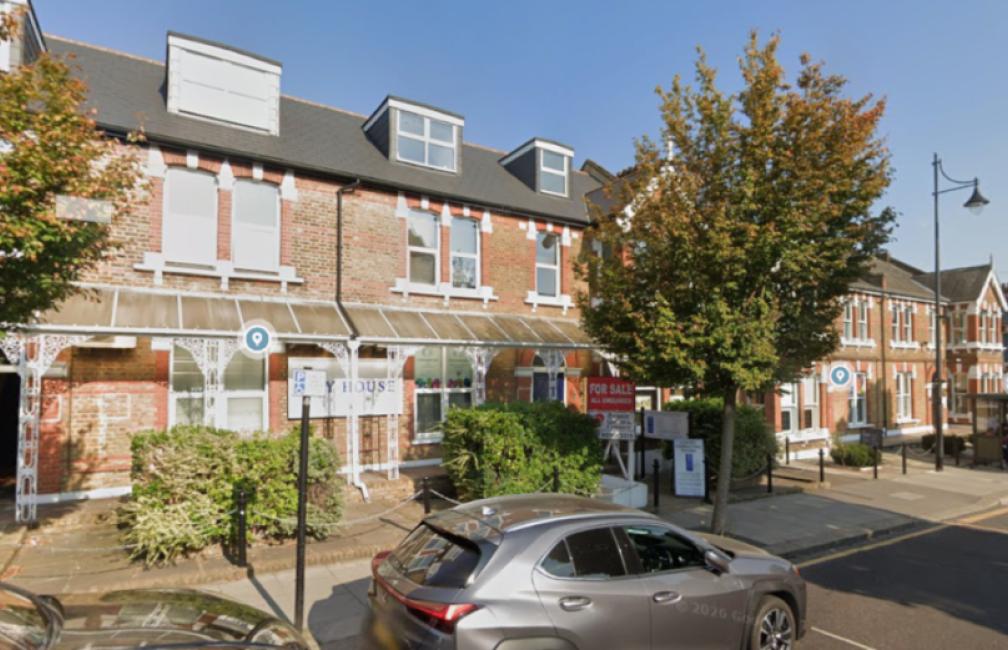 Dr Anita Dhunna Cosmetic Doctor South Woodford Clinic