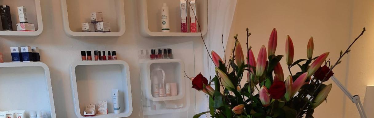 Injektionsbehandlung gegen Falten in Berlijn bei Schnieke Kosmetik BY JASMIN TESEO