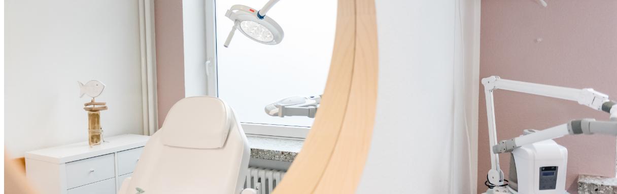 Injektionsbehandlung gegen Falten in Flensburg bei Derma-Flensburg Dres. Tönnsen & Schröder