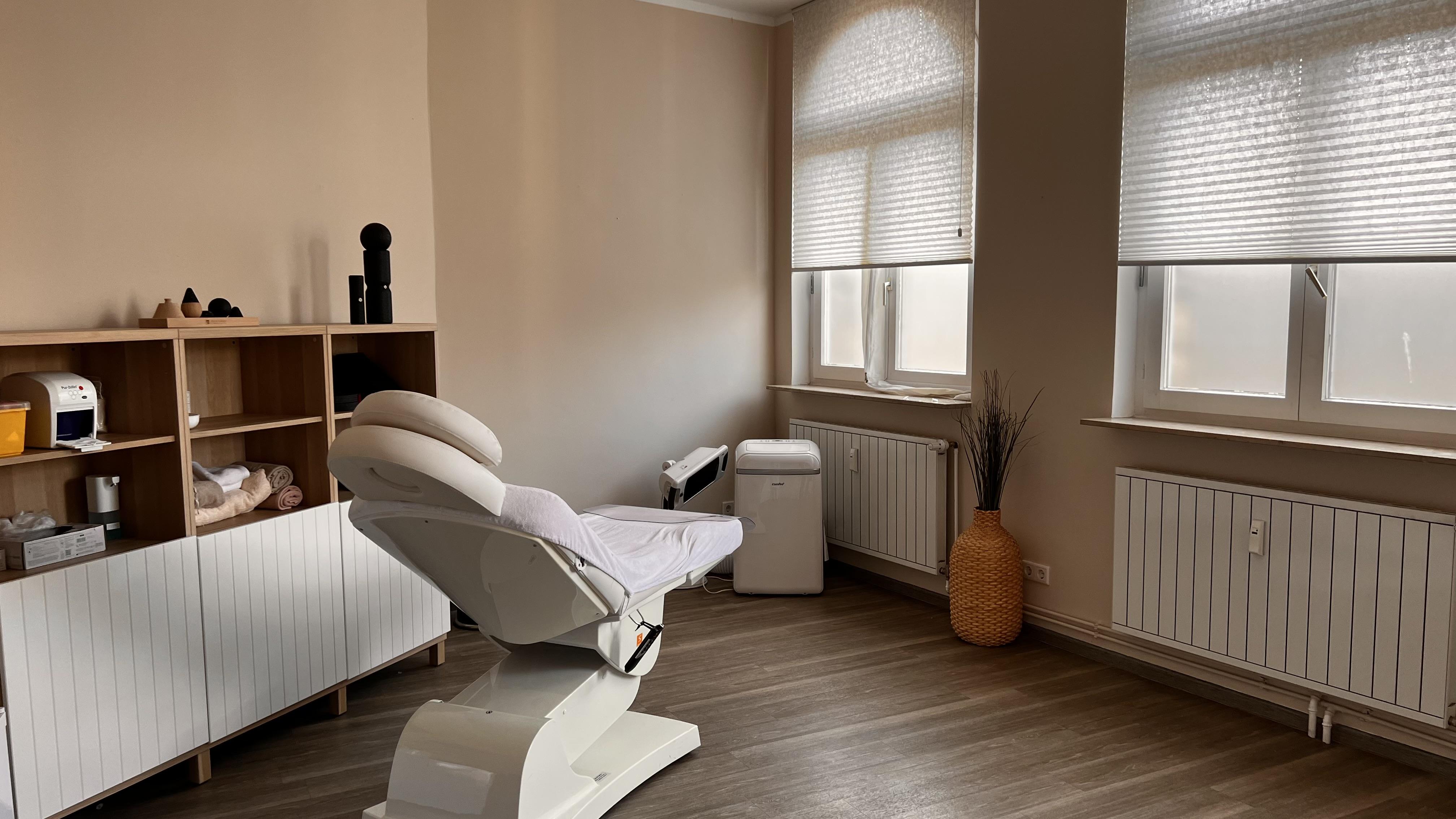 Injektionsbehandlung gegen Falten in Frankfurt bei Dr. Rox – Medical Aesthetic