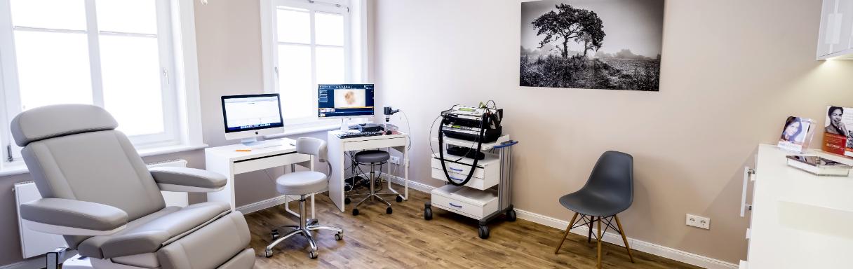Injektionsbehandlung gegen Falten in Hamburg bei Dermatologie Bergedorf - Dr. med. Nadja Reitmeier Privatarztpraxis