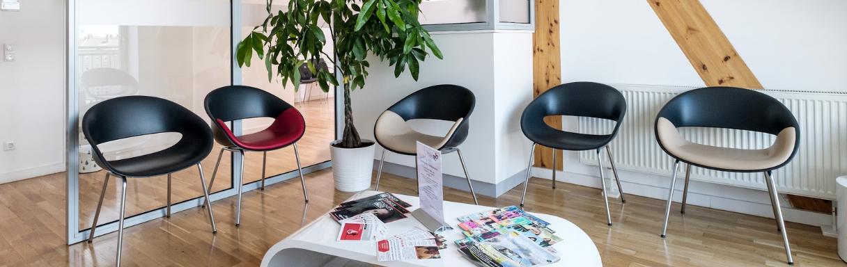 Injektionsbehandlung gegen Falten in Berlijn bei Dr. Kremer-Thum Facharzt für  plastische & Ästhetische Chirurgie