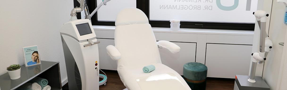 Injektionsbehandlung gegen Falten in Keulen bei DERMATOLOGIE DR. REIMANN DR. BRÖGELMANN