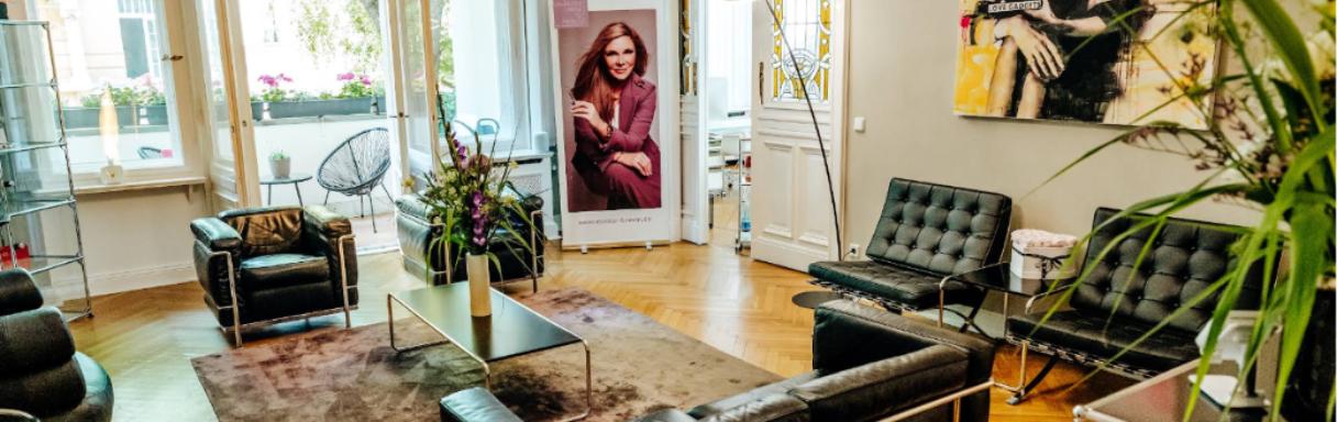 Injektionsbehandlung gegen Falten in Berlijn bei Frau Dr. med. Martina Bravin-Jumpertz - Plastische, Rekonstruktive und Ästhetische Chirurgin