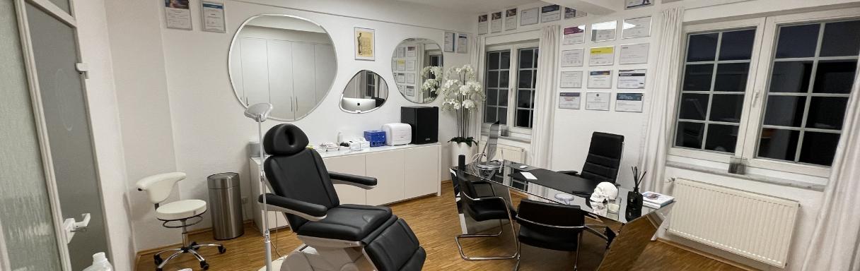 Injektionsbehandlung gegen Falten in Bergisch Gladbach bei Daniel Groos - Ästhetische Medizin