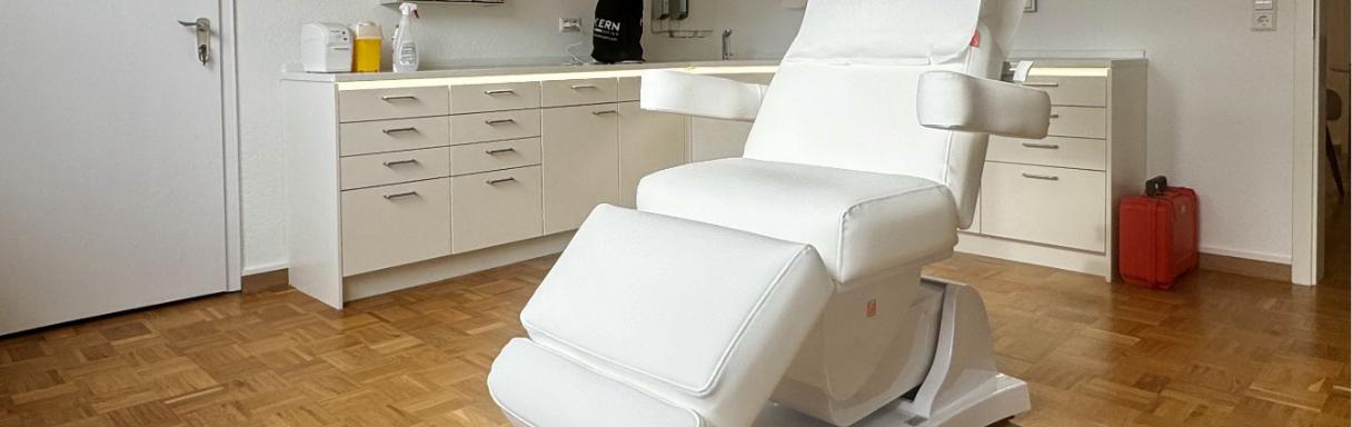 Injektionsbehandlung gegen Falten in Bad Grund (Harz) bei Dermatologische Privatpraxis Dr. Angelika Ernst-Plörer