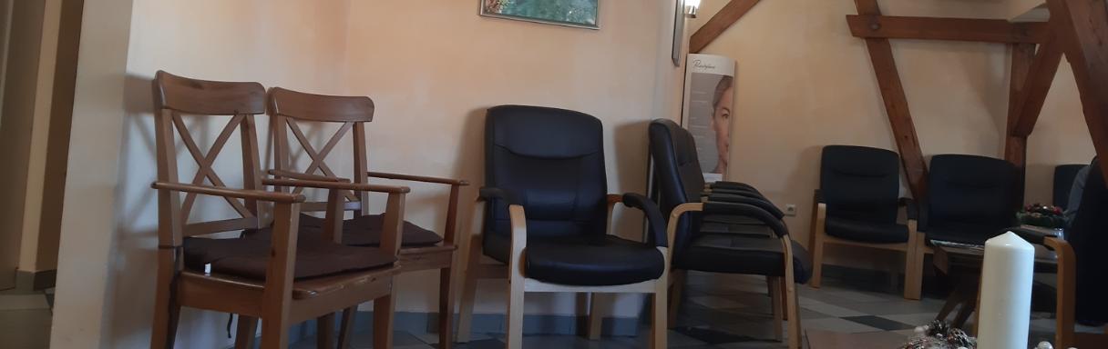 Injektionsbehandlung gegen Falten in Halle (Saale) bei Dr. med. Abdou Zarzour