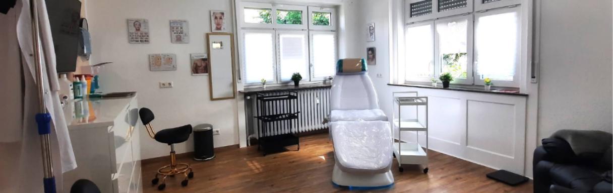 Injektionsbehandlung gegen Falten in Stuttgart bei Dr. Ästhet Balani Ihre Schönheitspraxis