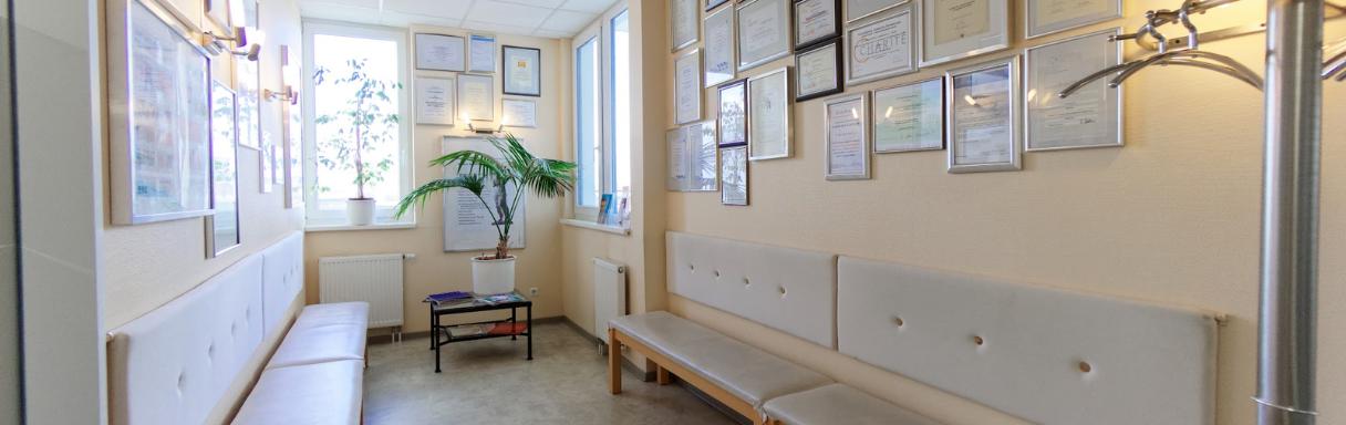 Injektionsbehandlung gegen Falten in Braunschweig bei Dr. med. Bernhard Lux