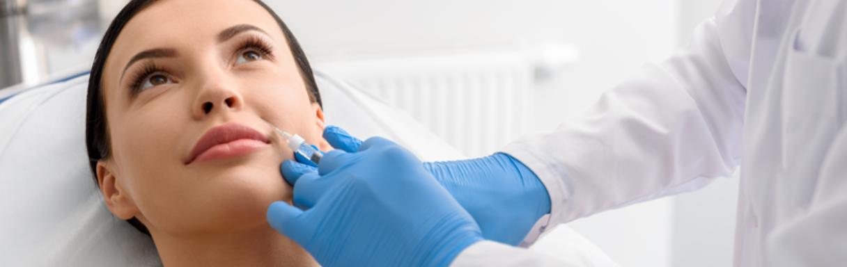 Injektionsbehandlung gegen Falten in Gummersbach bei Medikos Oberberg - Dr. med. Diana Wolf