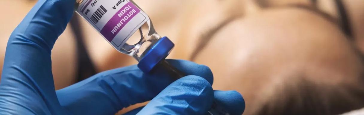 Injektionsbehandlung gegen Falten in Düsseldorf bei Medirasday - Dr. Sanda Rassbach