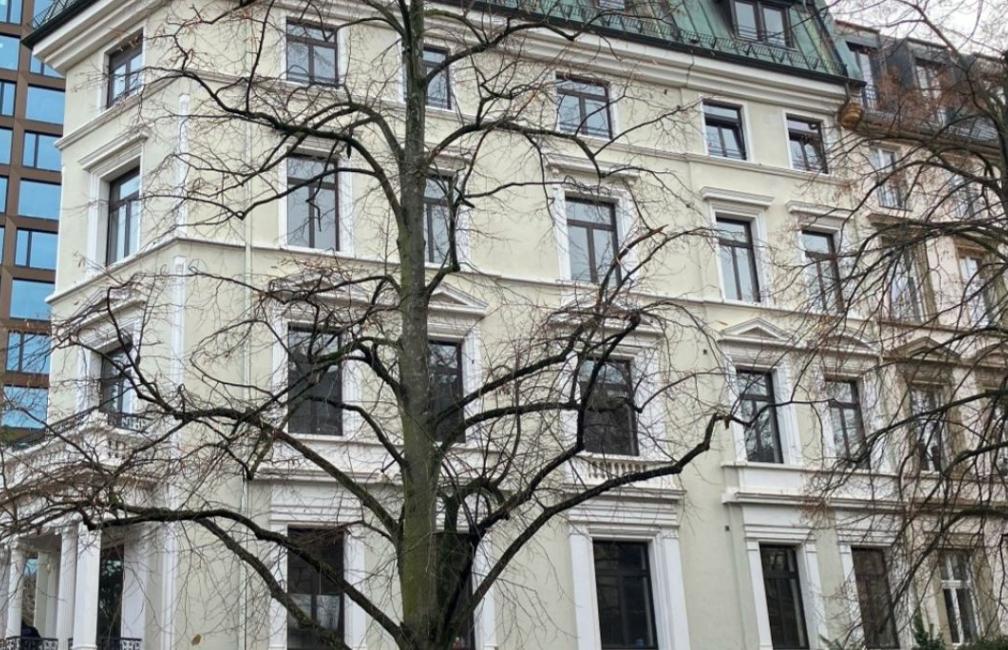 Dr. Nichlos Plastische Chirurgie Frankfurt