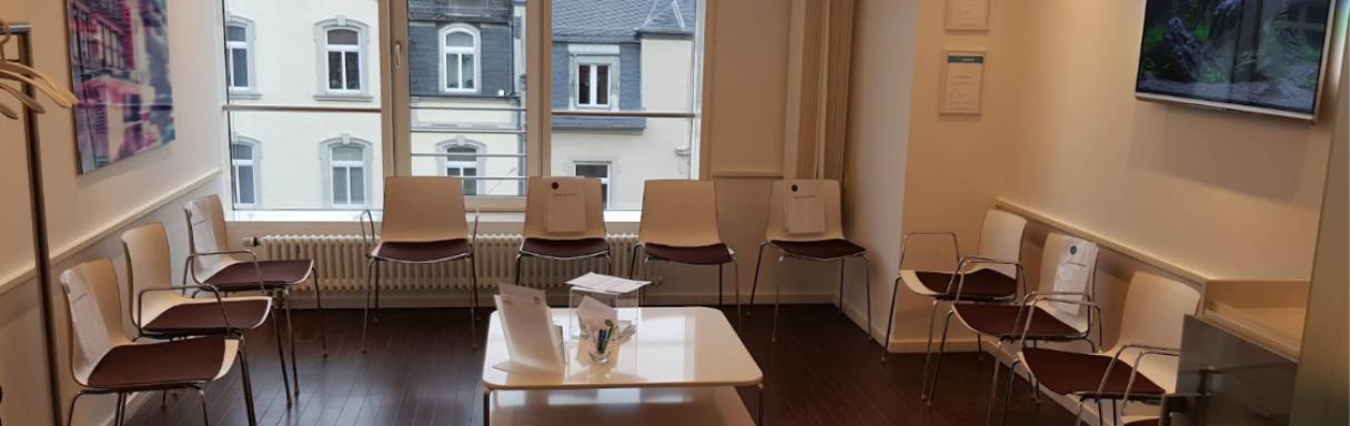 Injektionsbehandlung gegen Falten in Frankfurt bei groisman & laube