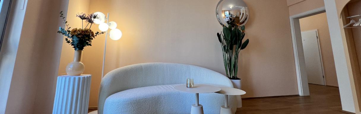 Injektionsbehandlung gegen Falten in Keulen bei glowtox Köln