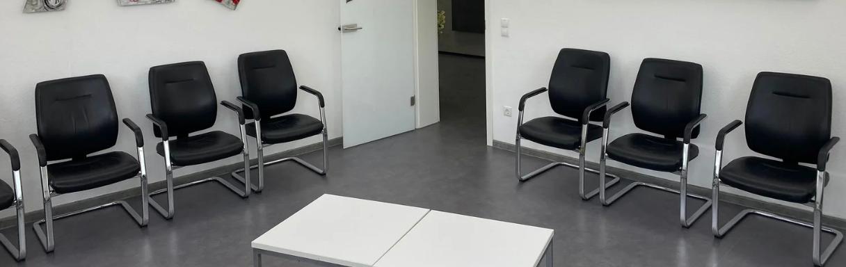 Injektionsbehandlung gegen Falten in Bad Kissingen bei Hautarztpraxis Dr. Poppe & Kollegen