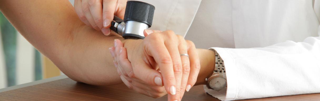 Injektionsbehandlung gegen Falten in Remscheid bei Hautarzte Gemeinschaftspraxis
