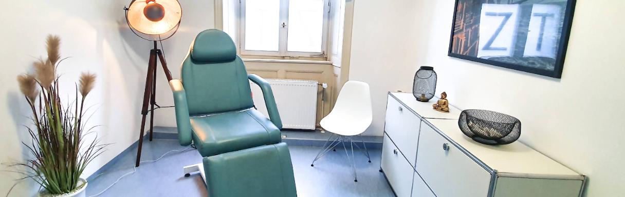 Injektionsbehandlung gegen Falten in Erlangen bei Hautarztpraxis im Zentrum Dr. Anne Lienert und Dr. Stephanie Zeller