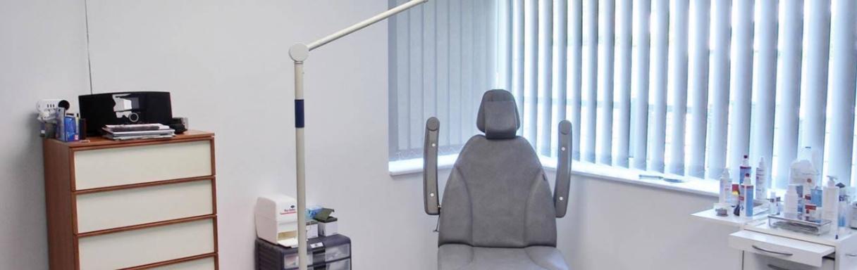 Injektionsbehandlung gegen Falten in Höhenkirchen-Siegertsbrunn bei Praxis Für Ästhetische Medizin Und Anti-Aging Dr. W. Thriene