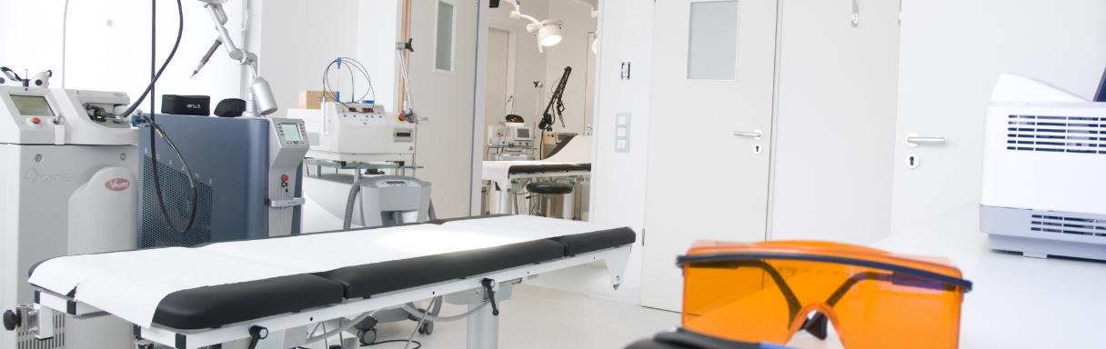 Injektionsbehandlung gegen Falten in Mönchengladbach bei Praxis Dr. med. Claus Nüchel & Dr. med. Silja Hengge und Kollegen