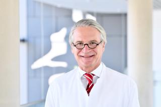 Klaus J. Walgenbach