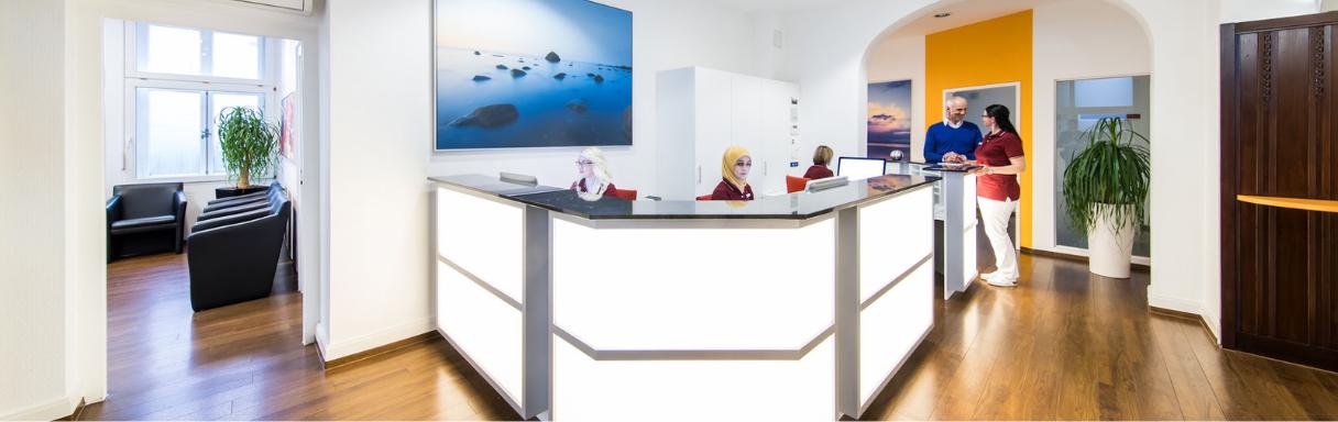Injektionsbehandlung gegen Falten in Braunschweig bei Kieferchirurgie & Implantatzentrum in Wolfenbüttel