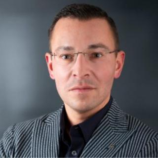 Botox Spezialist Simon Theiss