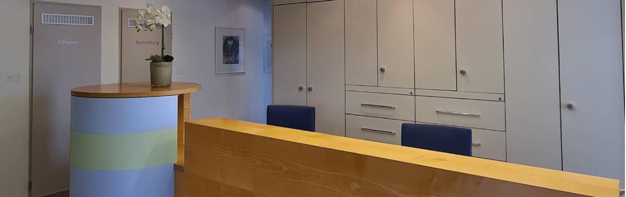 Injektionsbehandlung gegen Falten in Bielefeld bei Nawal Kenand