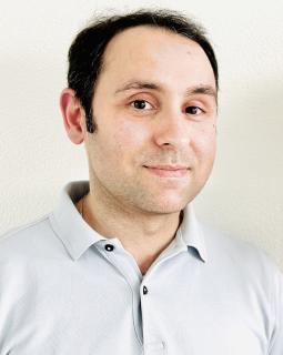 Dr. Med Pujan Seyedahmadi