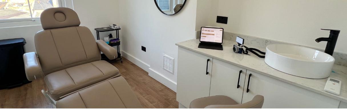 Injectables treatment for wrinkles in London at Dr Max Greenfield