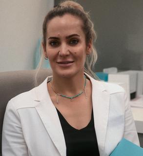 Angela Servis