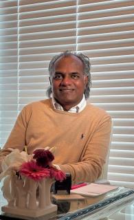 Dr. Raja De Beer