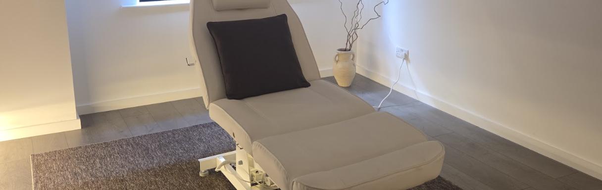 Injectables treatment for wrinkles in Grays at Dr Mélanin Aesthetics